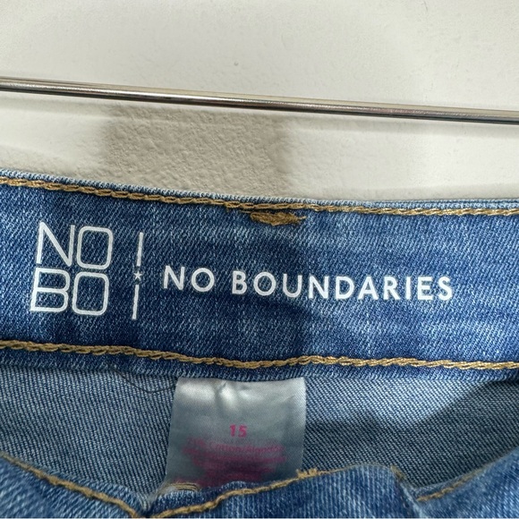 No Boundaries Cuffed Denim Shorts Juniors Size 15 - Picture 4 of 6